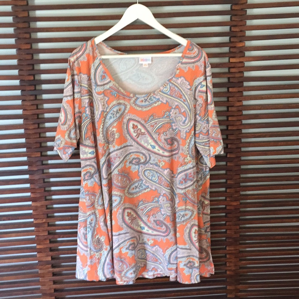 Lularoe top